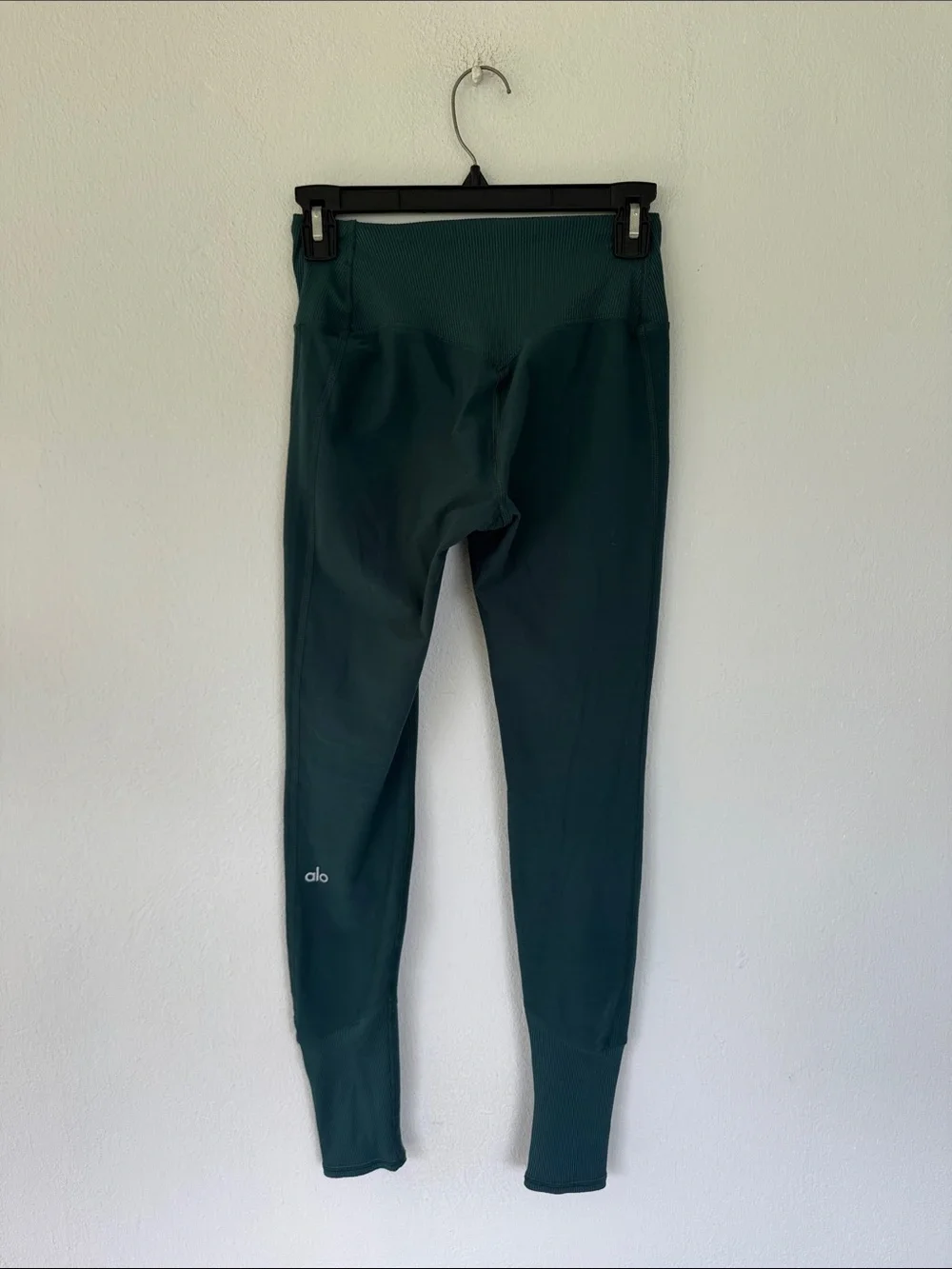Alo Yoga dark forest green high rise rib trim full length leggings size small
